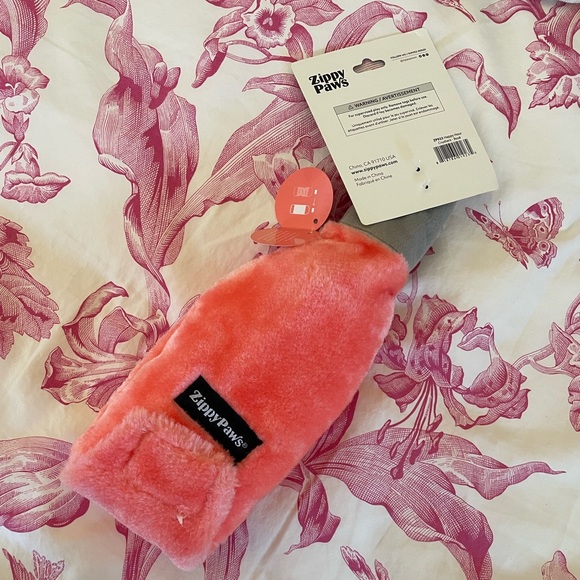🏝️Big $5 Sale!🏝️Bougie Rose Dog Toy - Picture 3 of 5